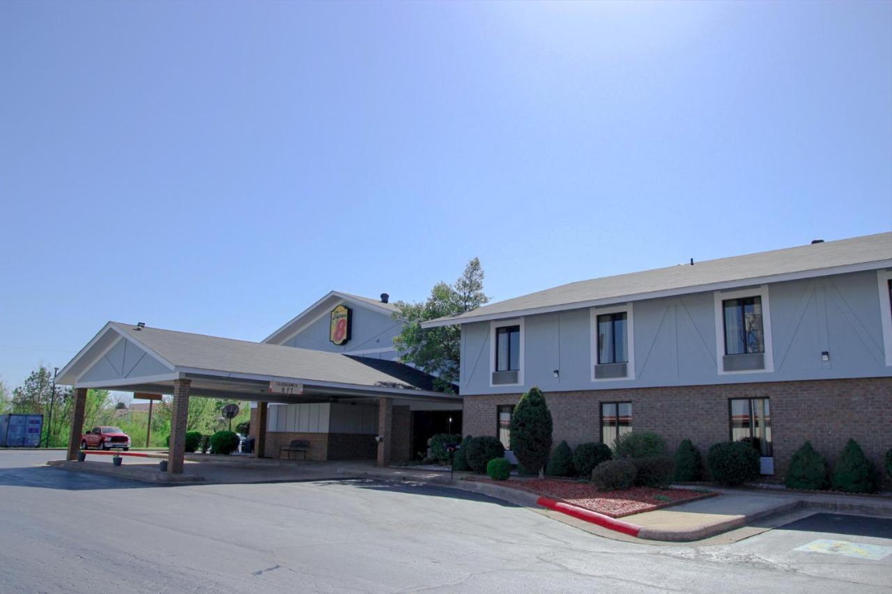 Super 8 By Wyndham Harrison Ar Motel Eksteriør billede
