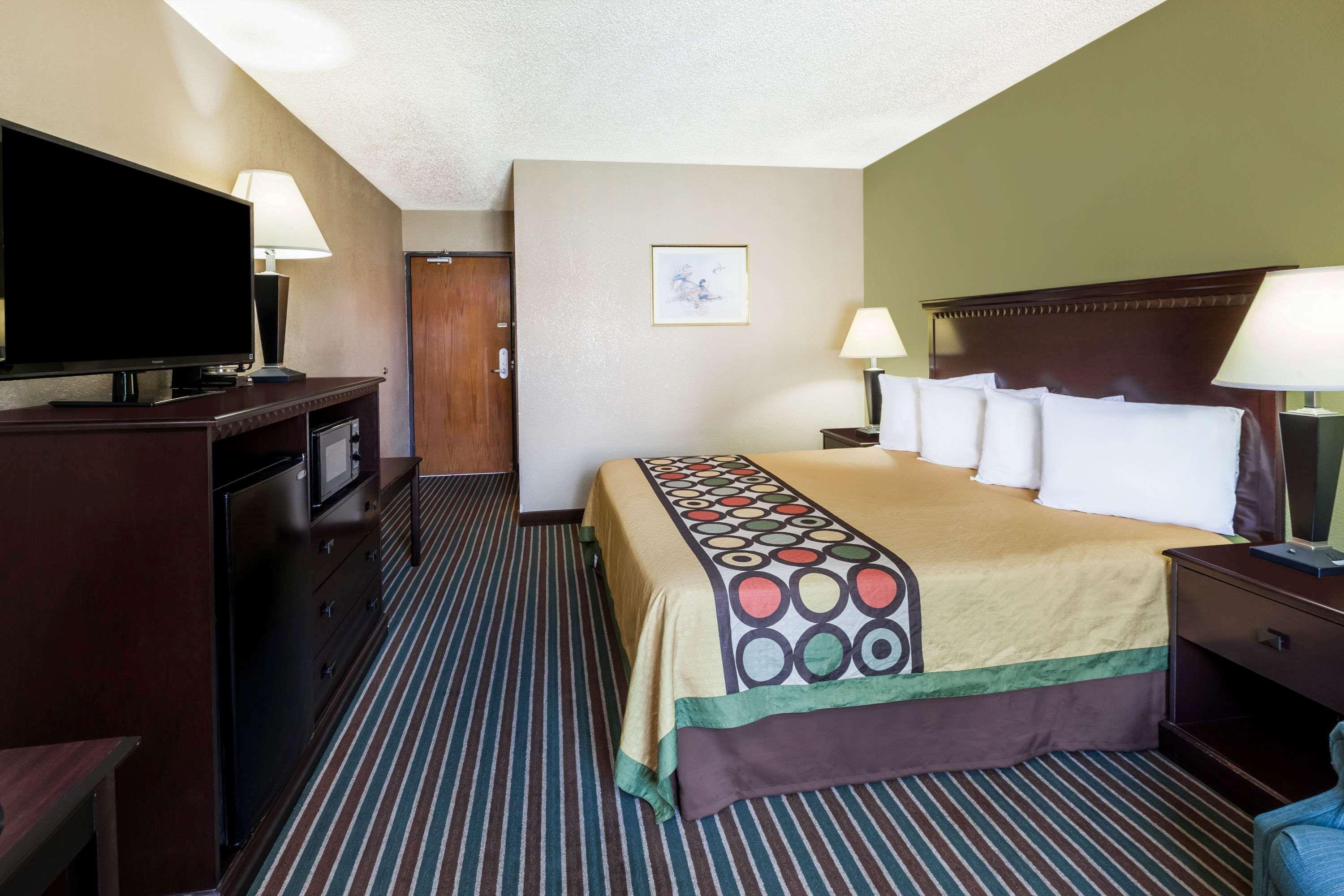 Super 8 By Wyndham Harrison Ar Motel Eksteriør billede