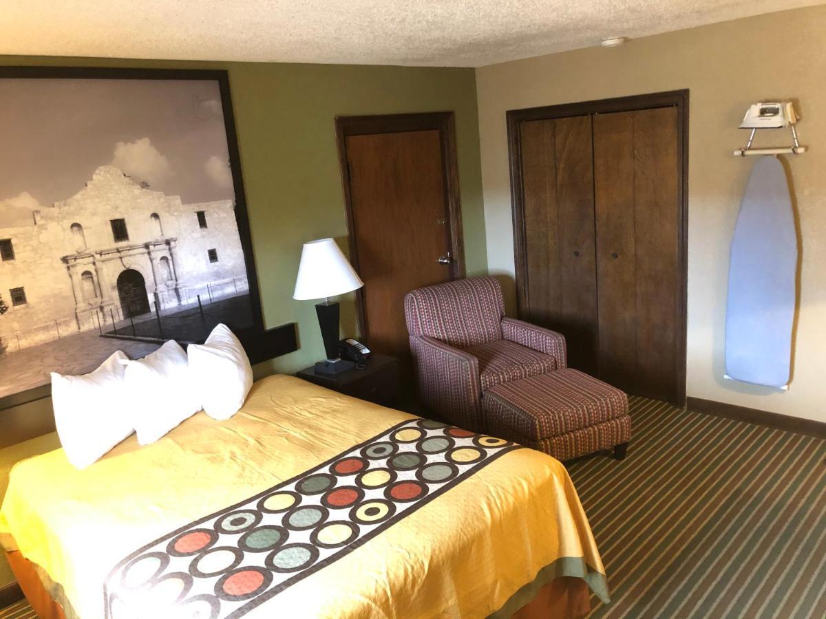 Super 8 By Wyndham Harrison Ar Motel Eksteriør billede